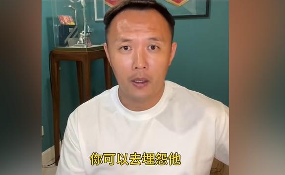 阿贾克斯欧冠战术解析：全攻全守理念的现代演绎与实践